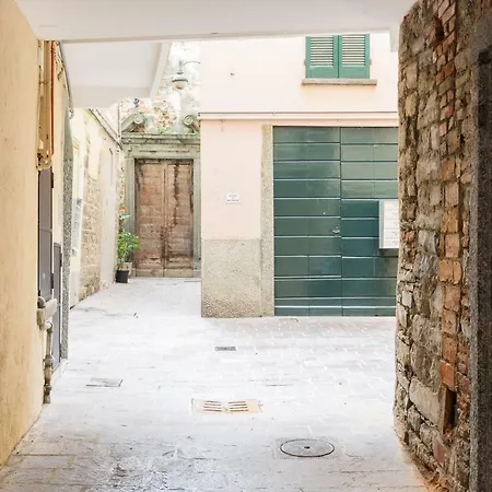 Duomo Luxury - By Myhomeincomo דירה